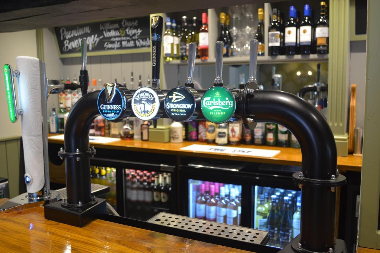 The Bull Hotel Downton  Luaran gambar