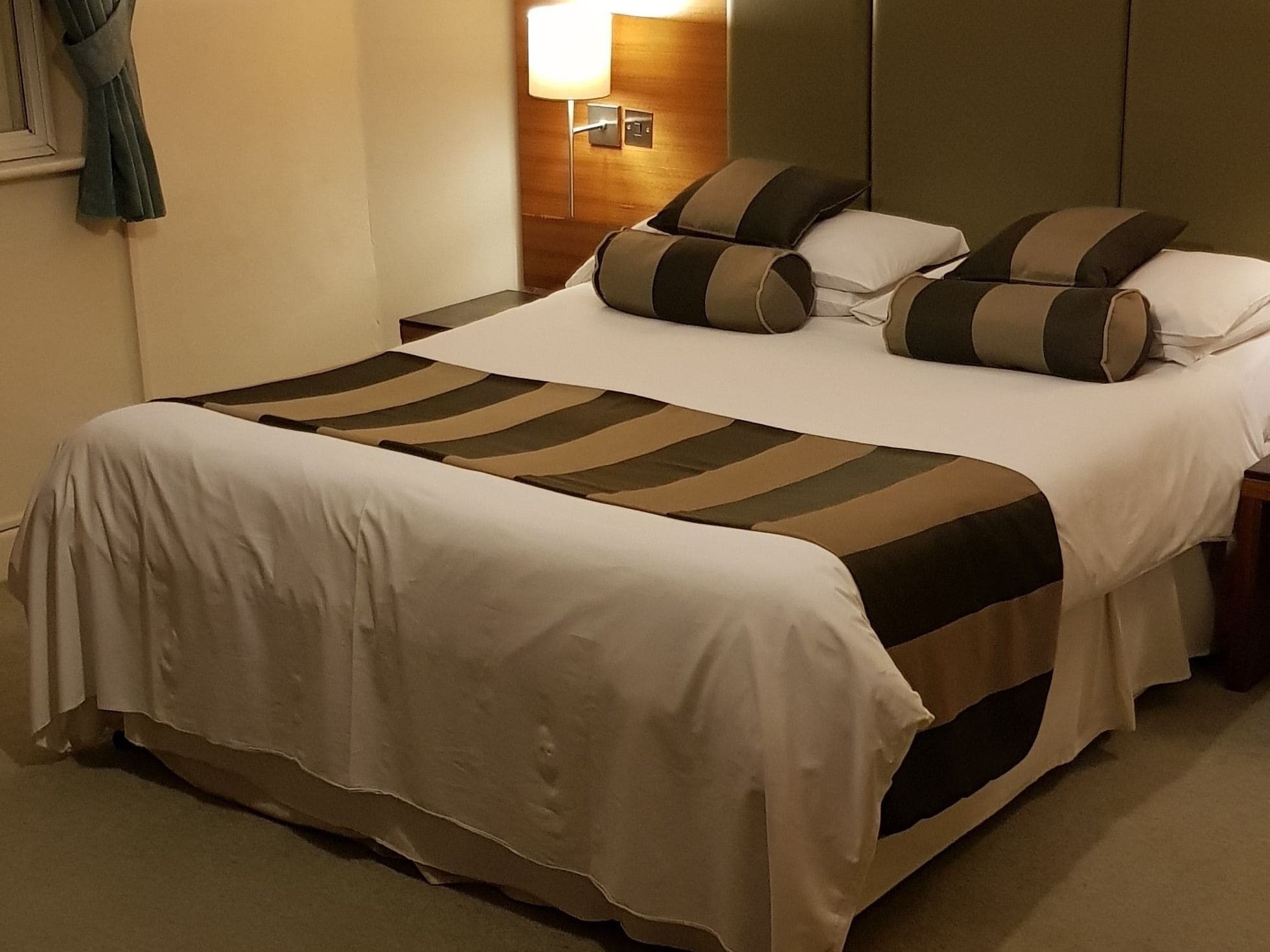 The Bull Hotel Downton  Luaran gambar